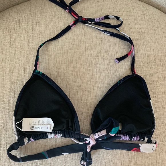 Cupshe size medium bikini top nwot - Picture 2 of 2